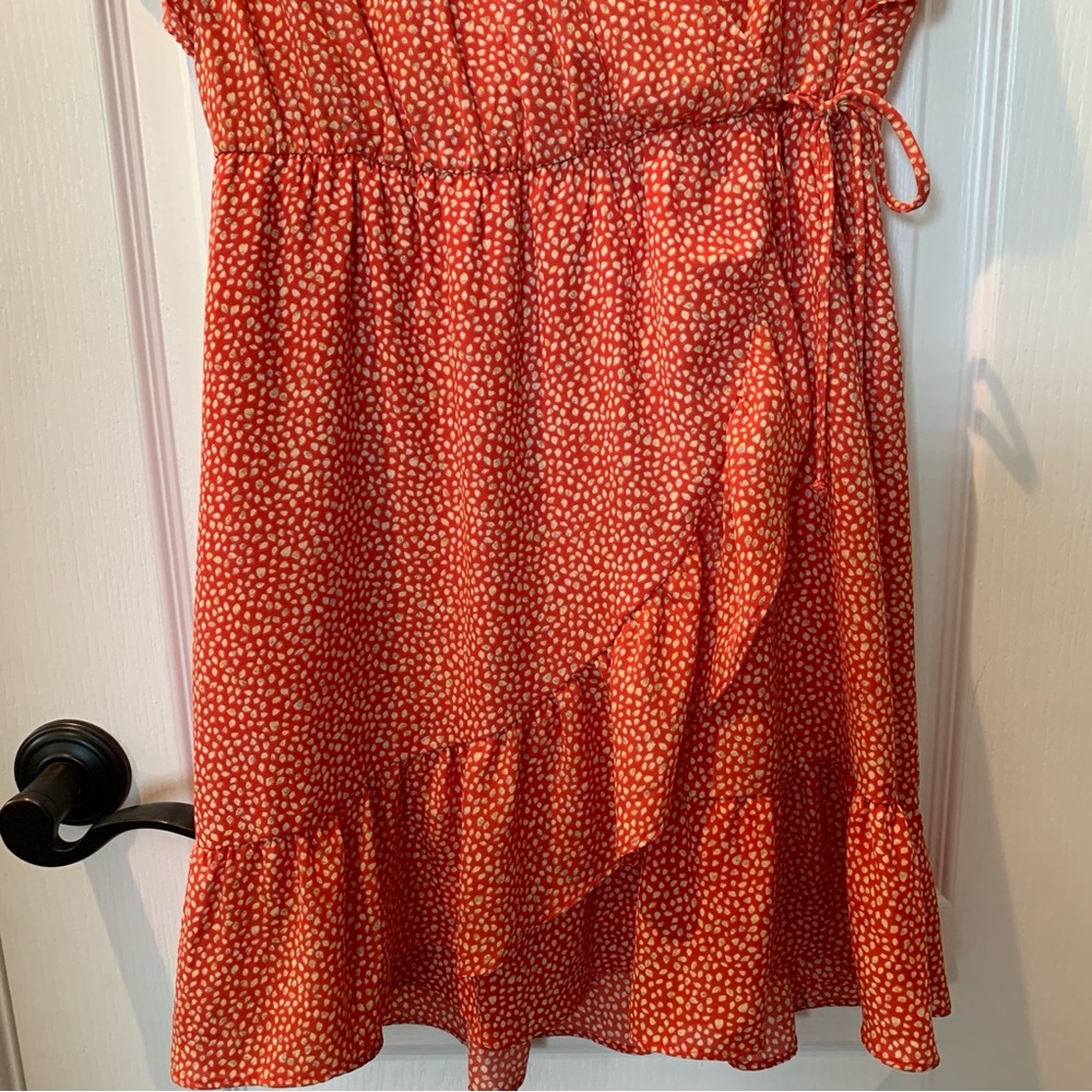 ALL IN FAVOR Cross Over Tie Front Ruffle Midi Patterned Sundress Orange Medium - Picture 5 of 13